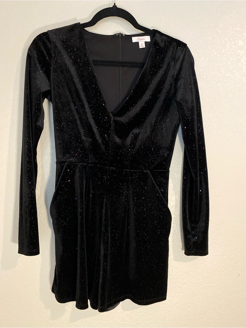 Candie’s Sparkle Zip up V-neck Pockets Long Sleeve Velvet Romper Black Junior XS